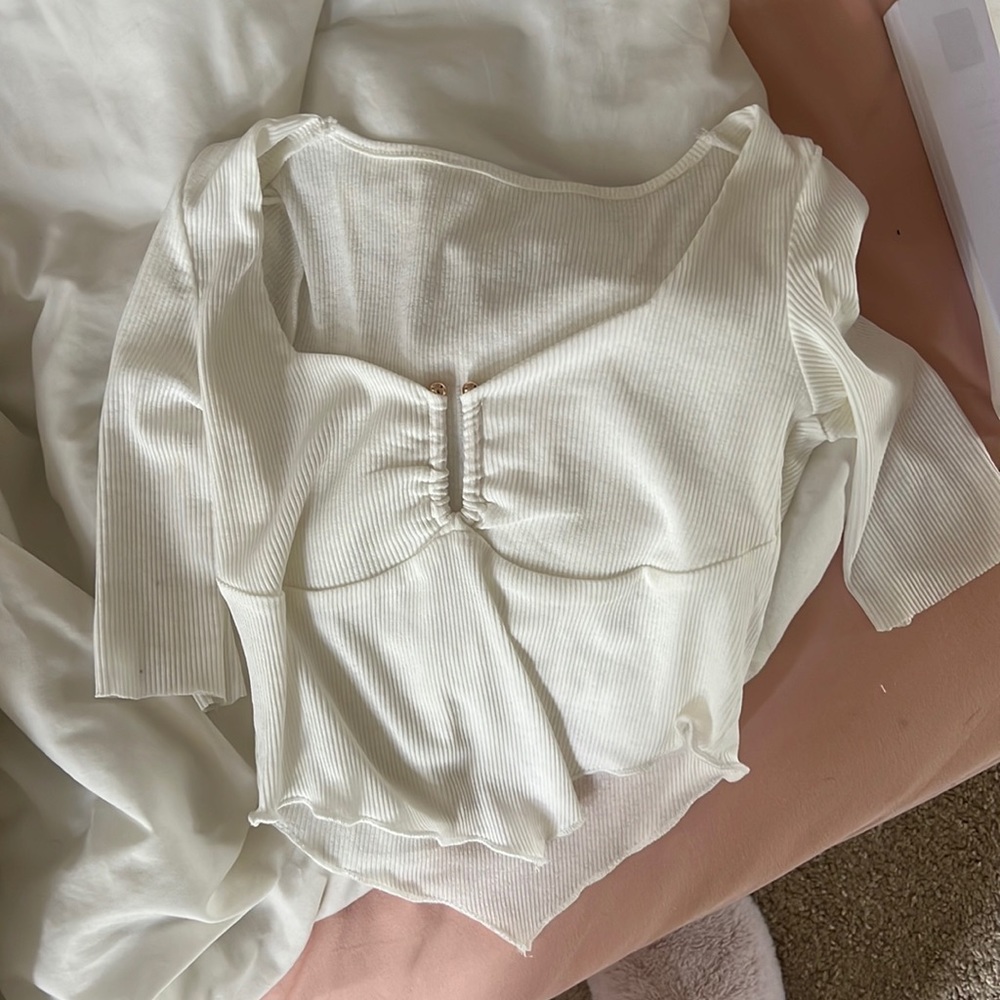 White crop top never worn